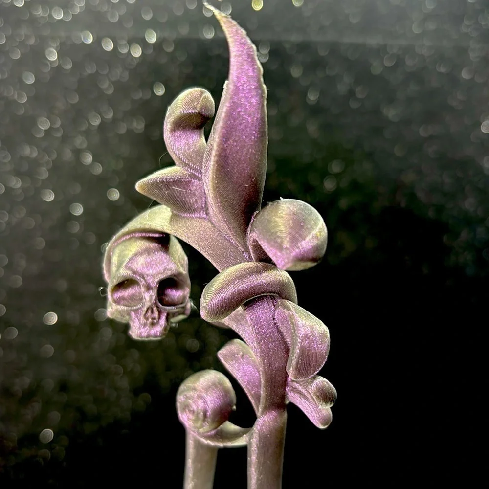 Gothic Skull Hair Pin – 3D Printed Fantasy Hair Accessory Purple Color Shift